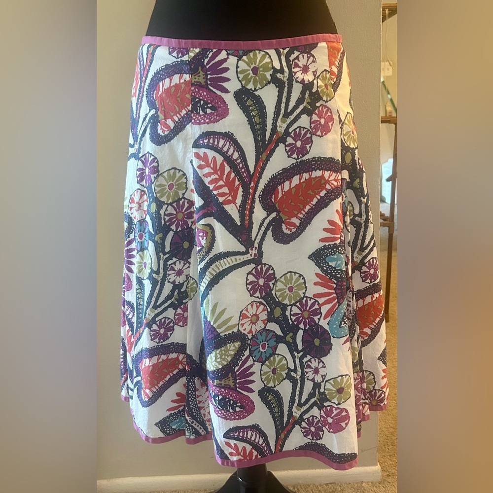Boden floral Skirt size UK 10R US 6 fully lined purple white blue